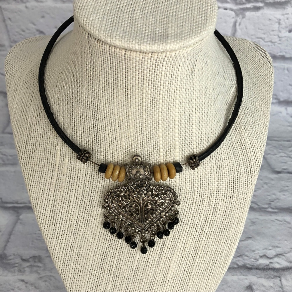 Neckwire Cuff Choker Heart Pendant Necklace